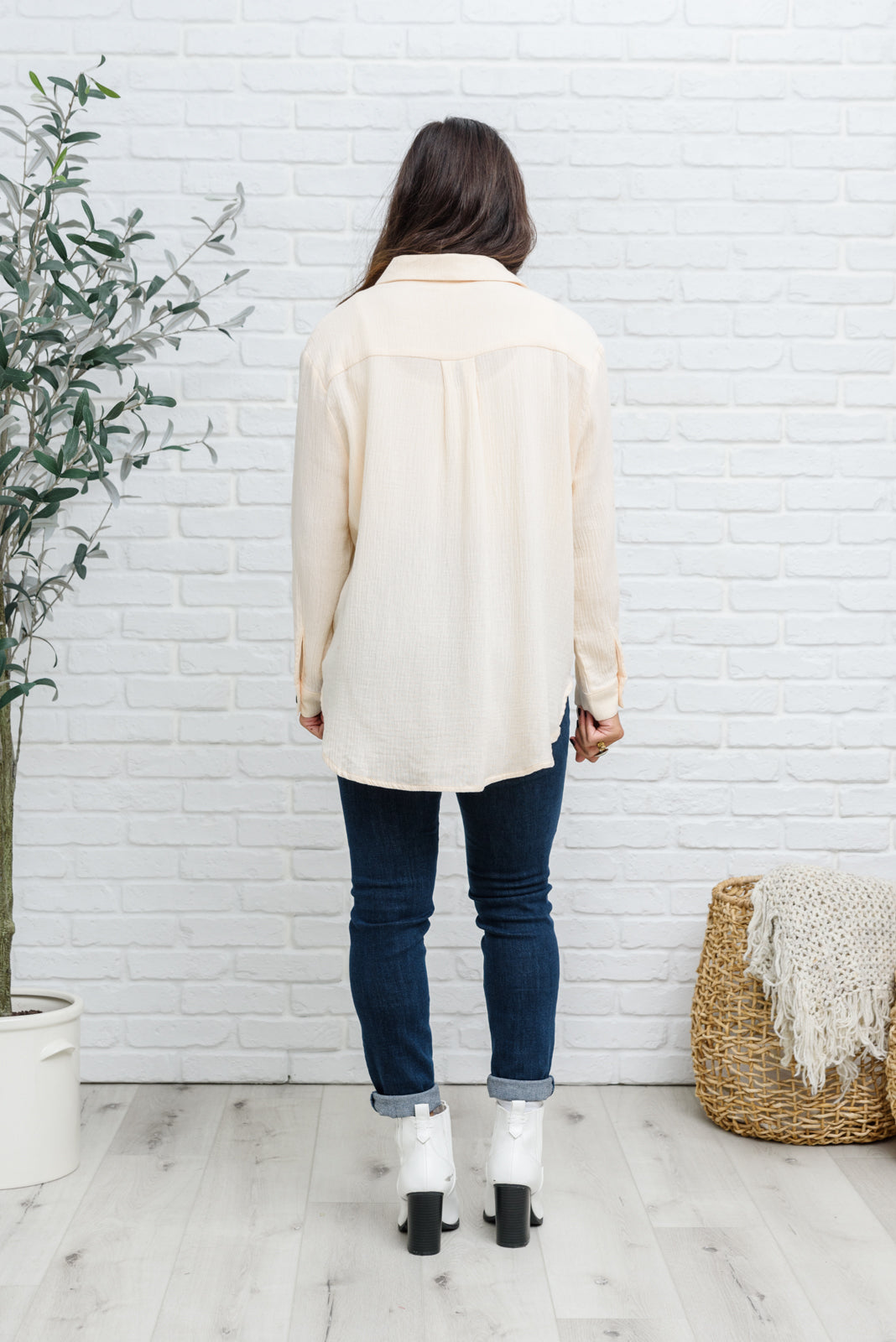 Want The Best Button Up Top - Bella Lia Boutique