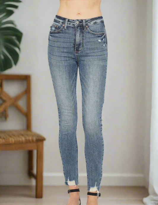 0395e25f-7c4f-43c9-a98a-892de36917a1-Max