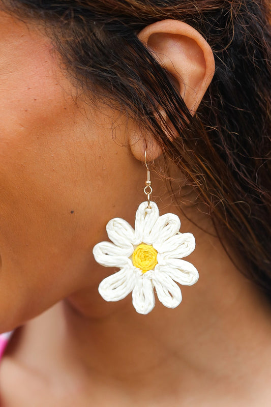 Daisy Flower Earrings | Ivory