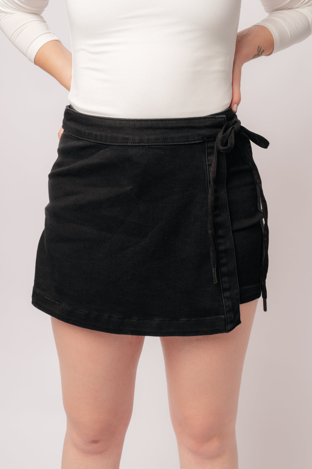 Bentli High-Rise Denim Skorts | Black | Judy Blue