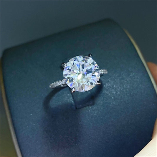 Arabella Moissanite Ring