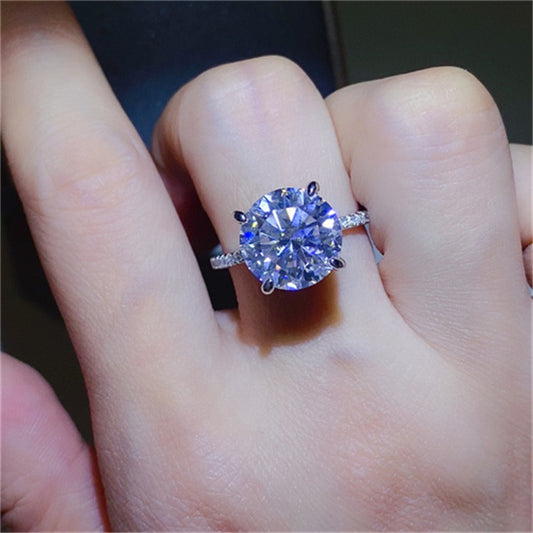 Arabella Moissanite Ring