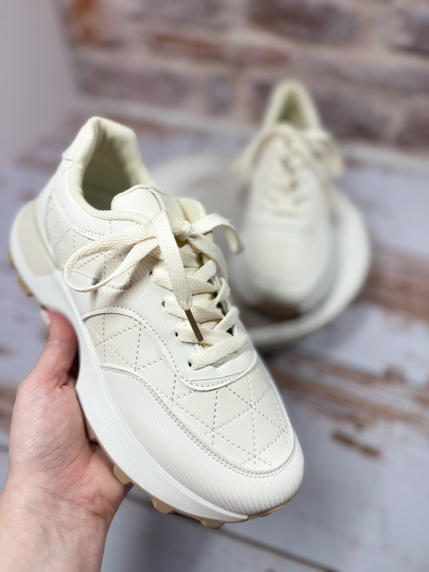 Layla Sneakers | Beige