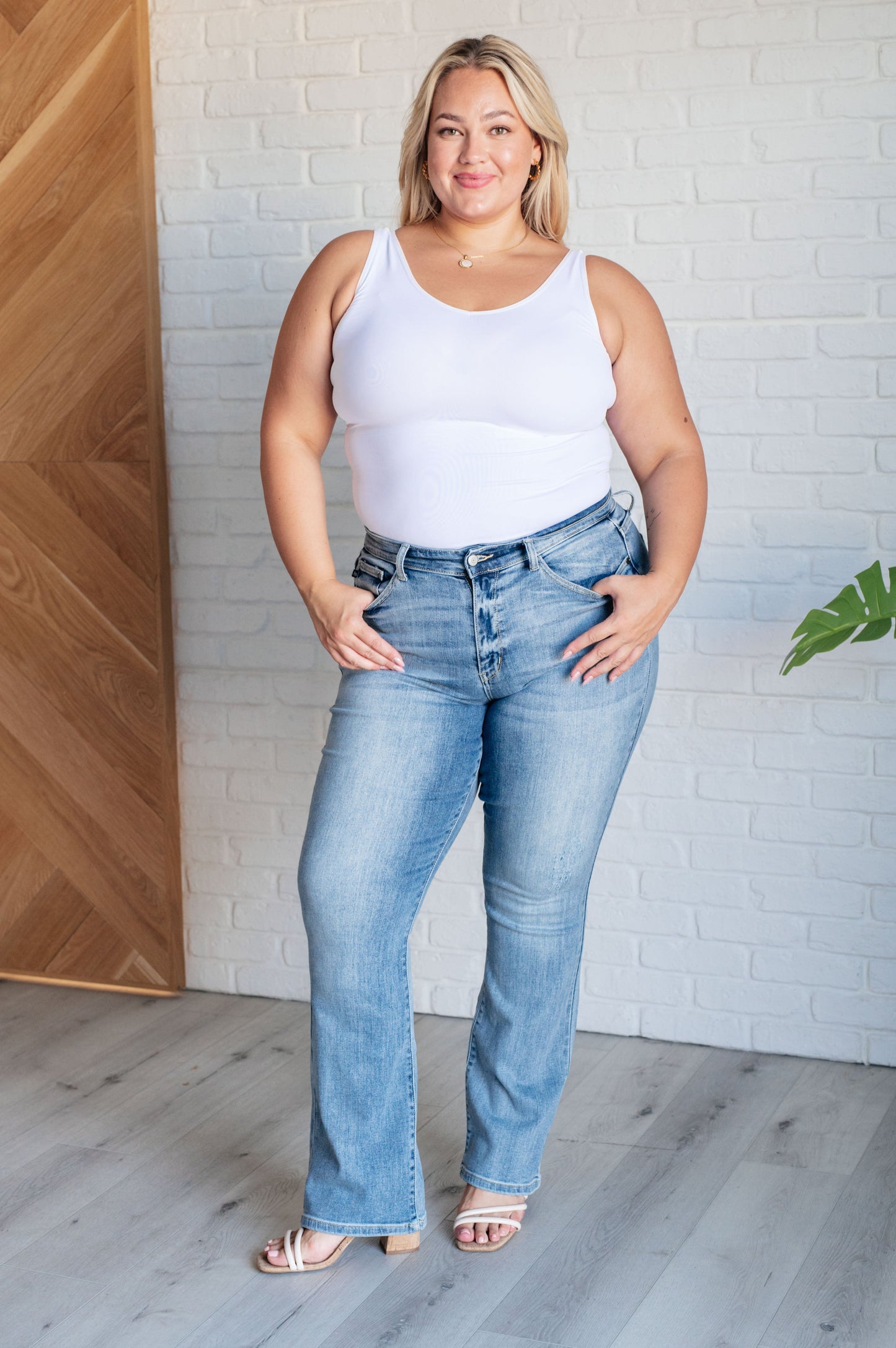 Alana Mid-Rise Clean Bootcut Jeans | Judy Blue