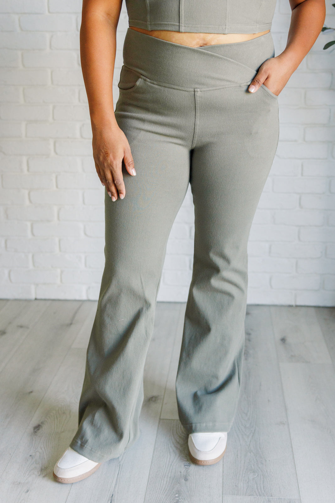 Building Habits Twill Flared Pants | Dusty Olive