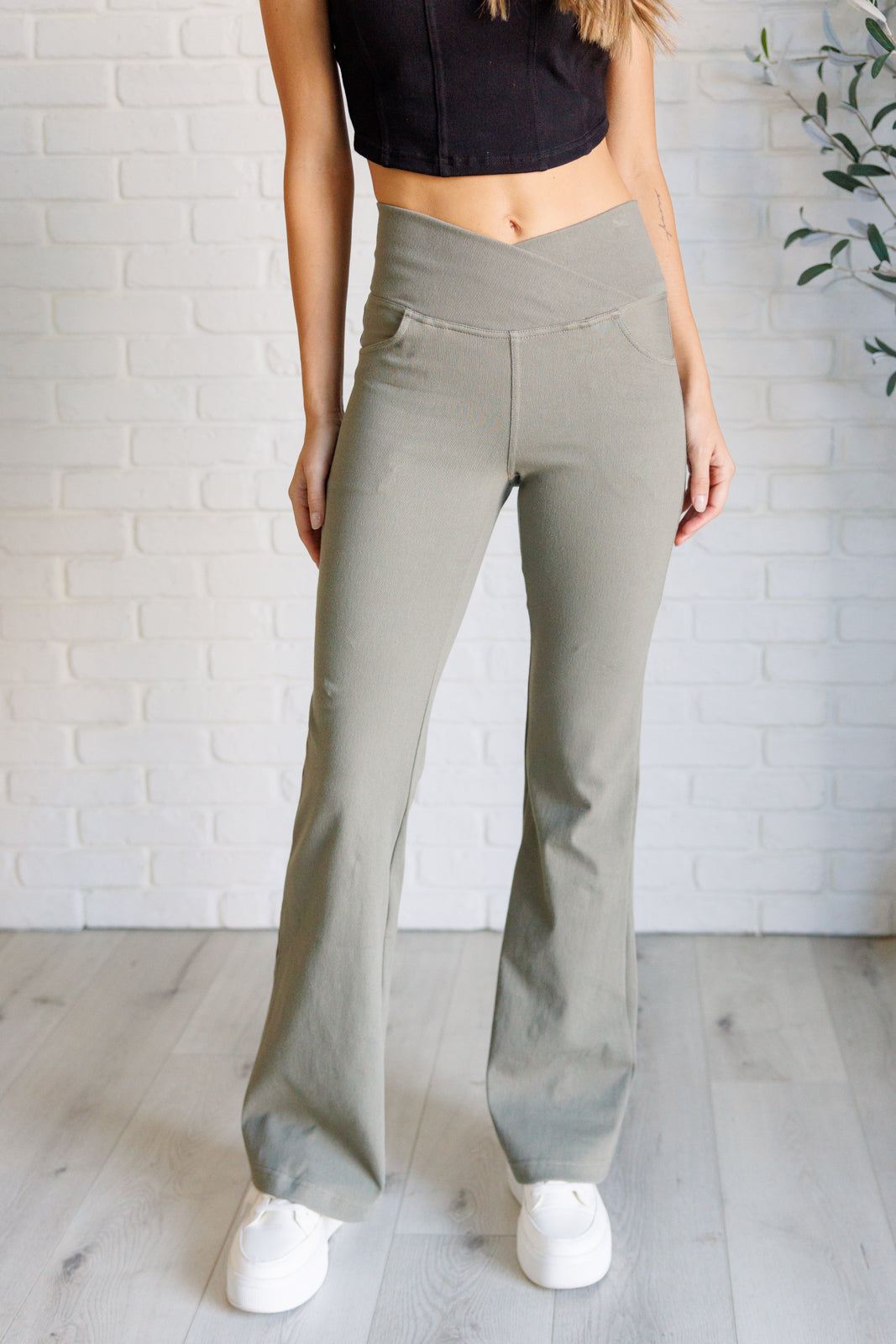 Building Habits Twill Flared Pants | Dusty Olive