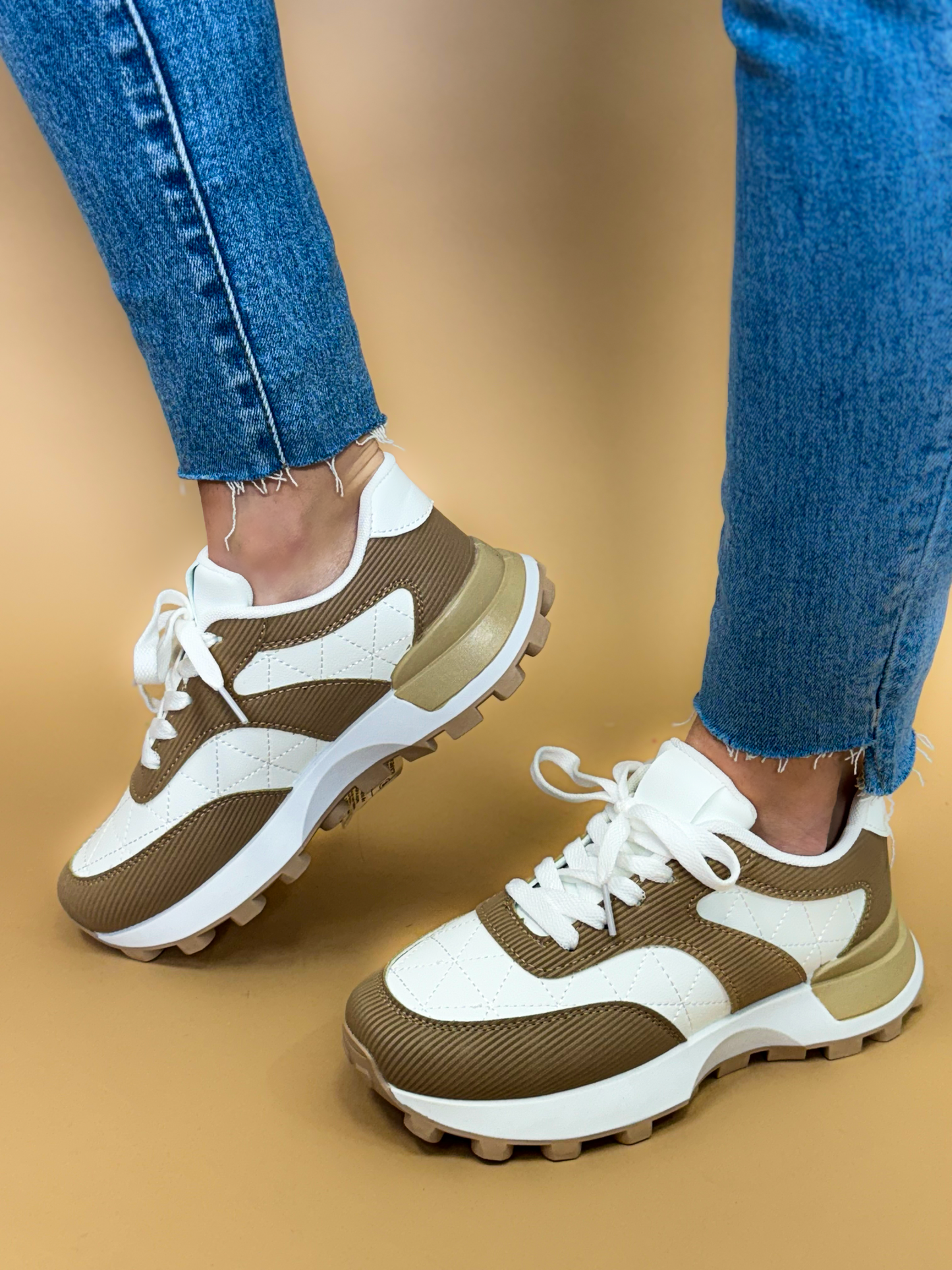 Layla Sneakers | Tan