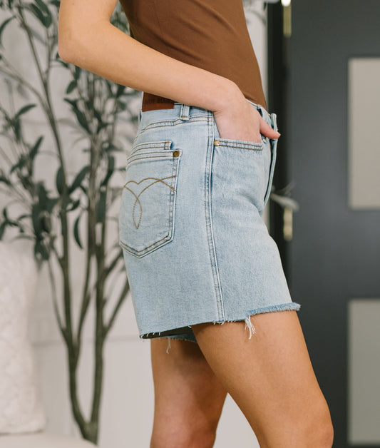 Evelyn Mid Rise Rigid Magic Dad Shorts