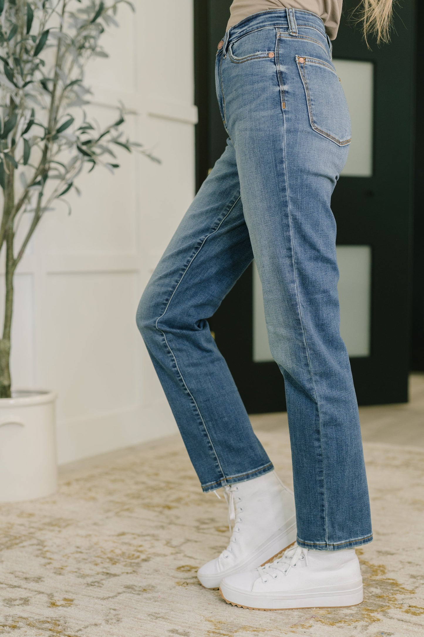 Izzie High-Waist Straight Fit Jeans | Judy Blue