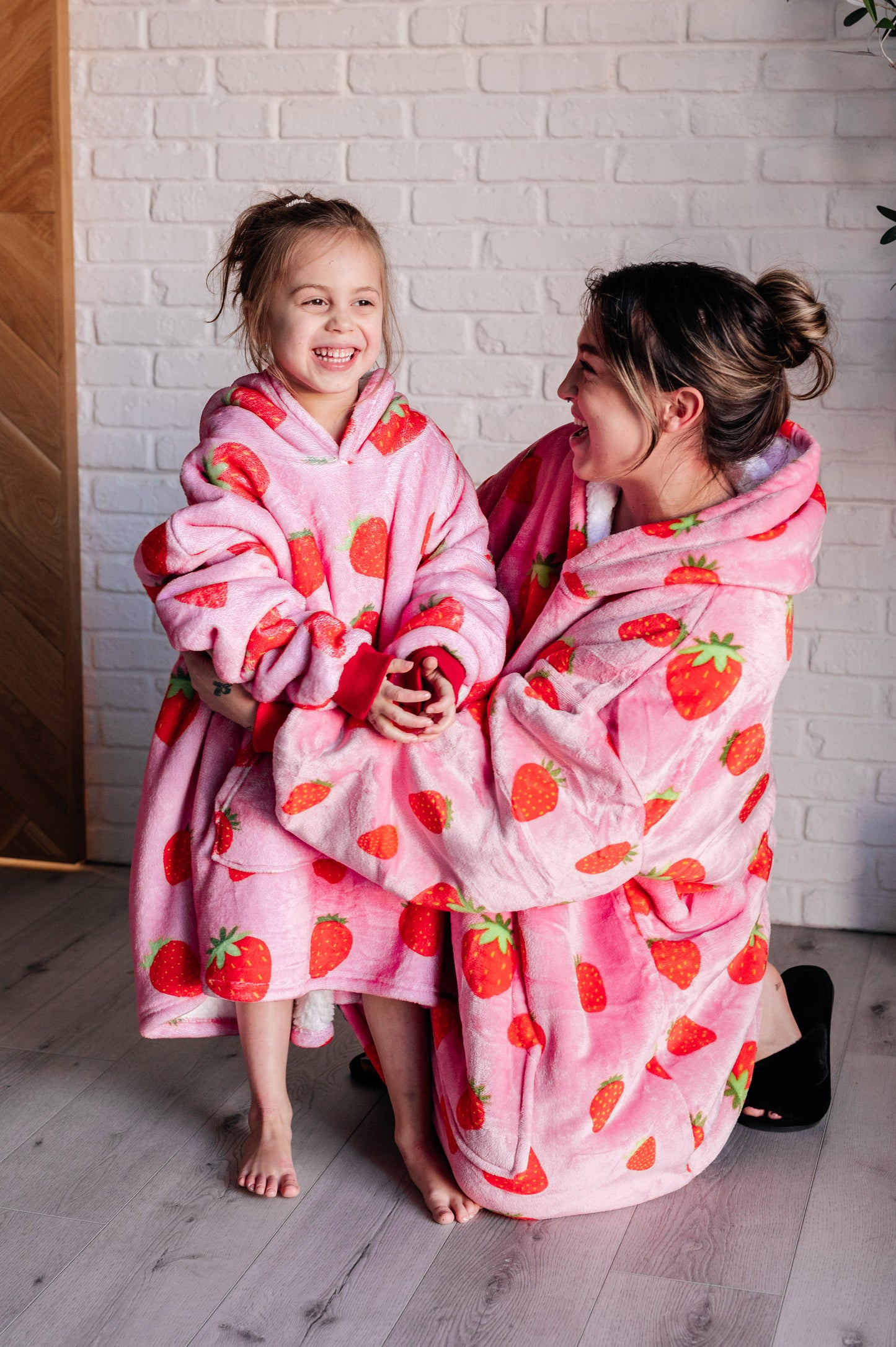 Adelynn Oversized Hoodie Blanket | Strawberry | Kid's