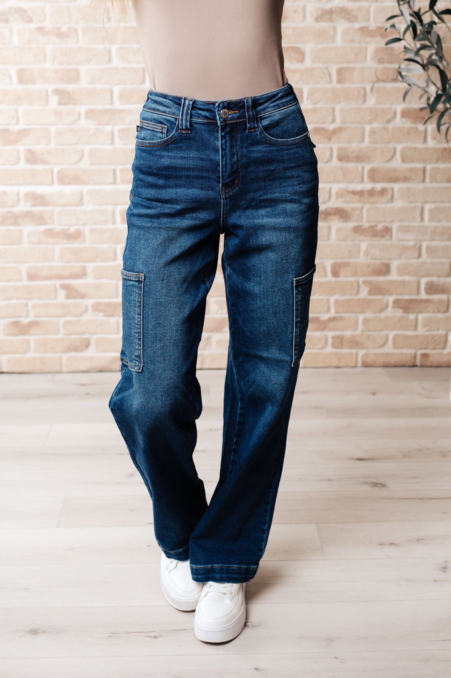 Leila High-Rise Cargo Straight Jeans | Judy Blue