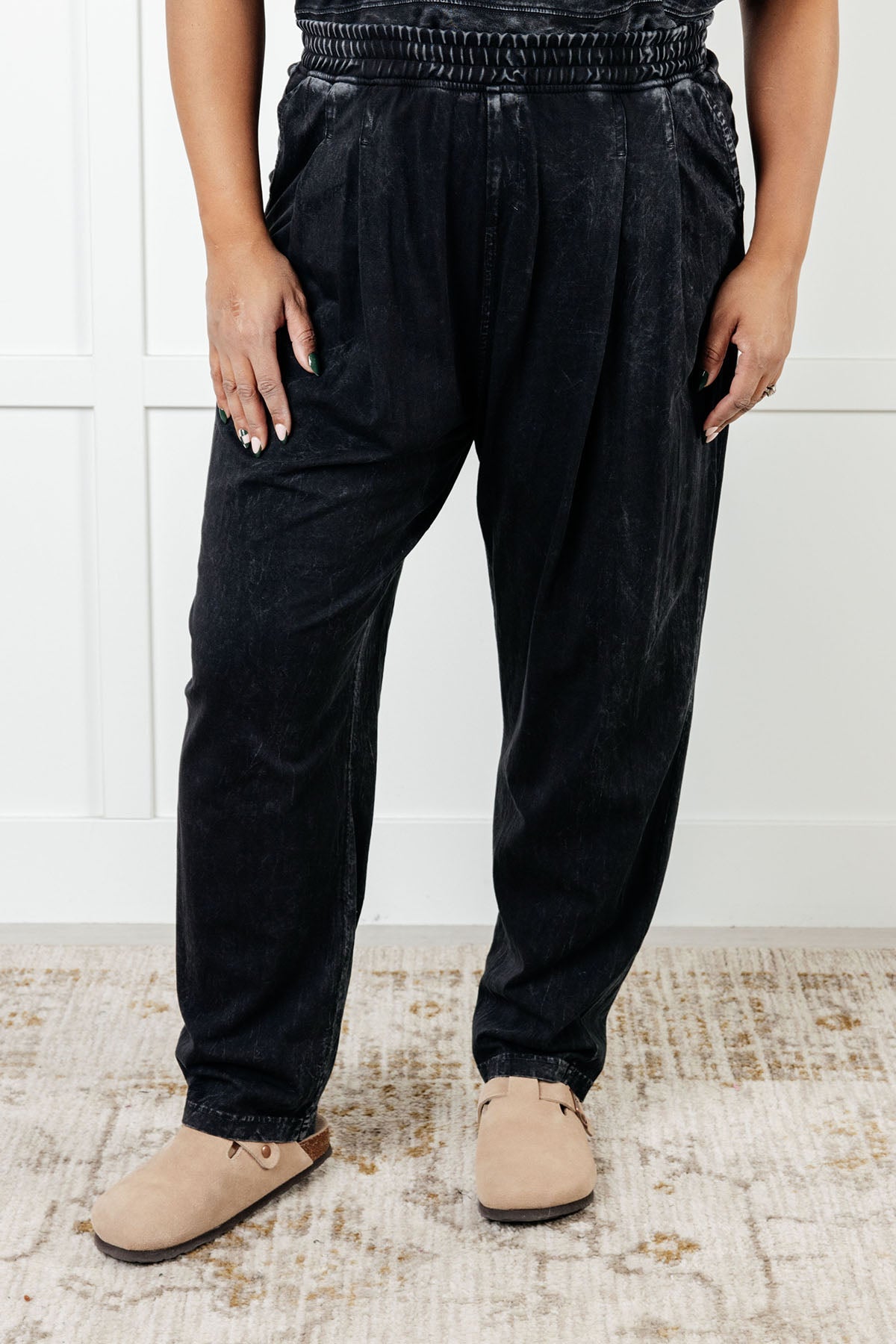 Limber Up Straight Leg Sweatpants | Black