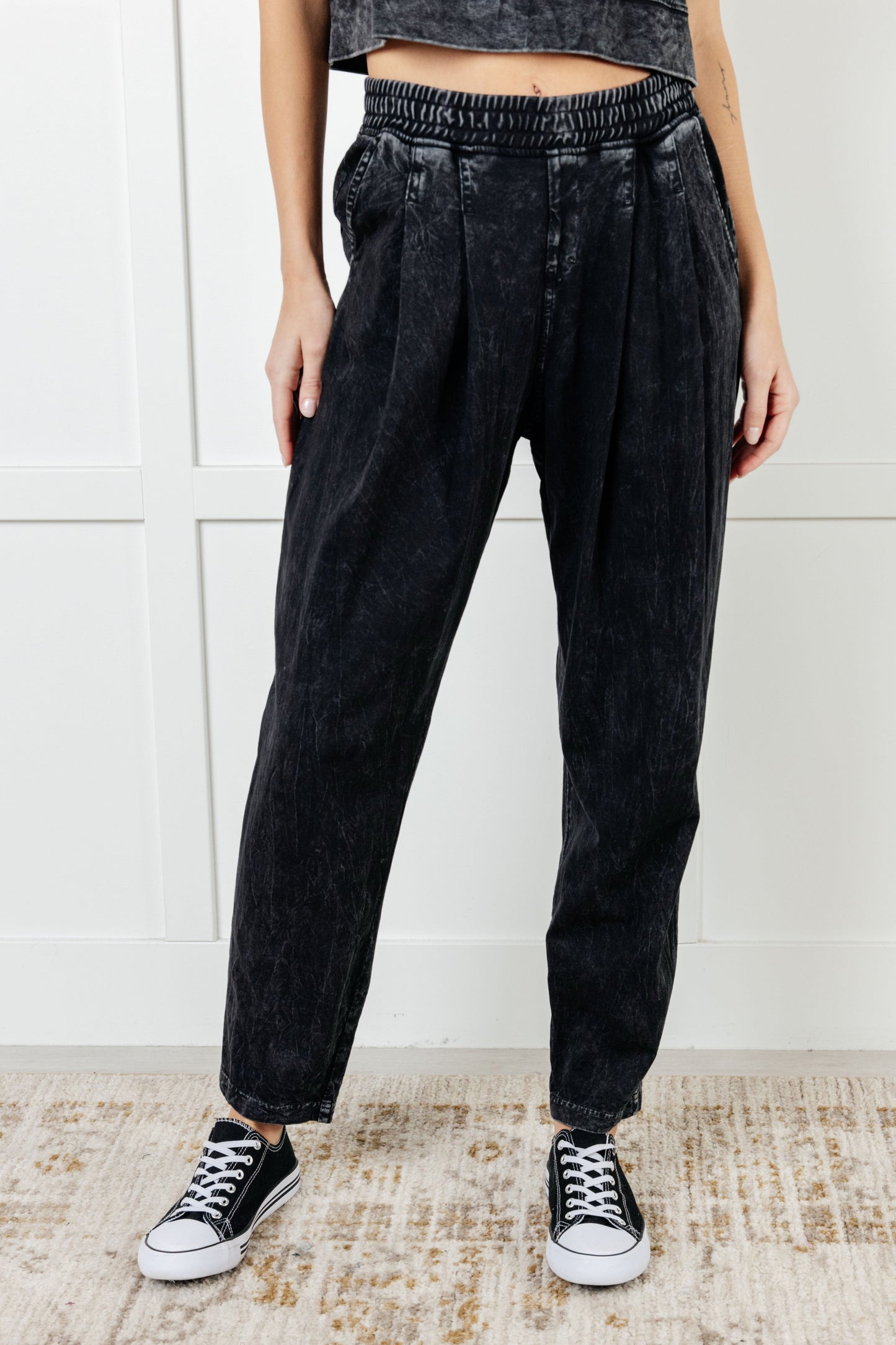 Limber Up Straight Leg Sweatpants | Black