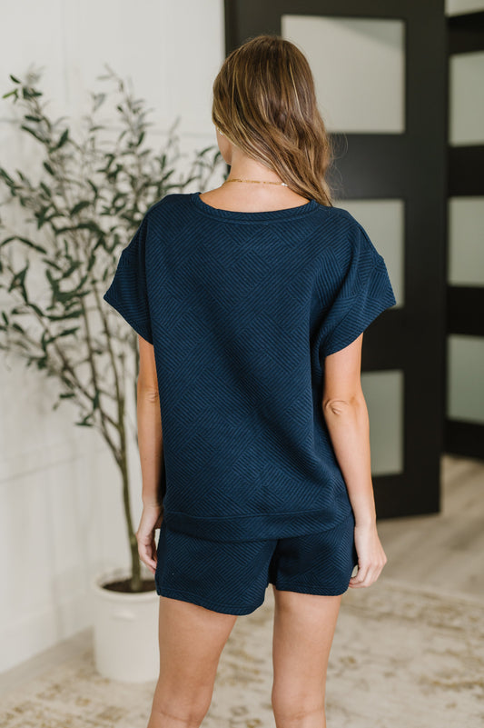 Love on the Loose Quilted Shorts | Navy