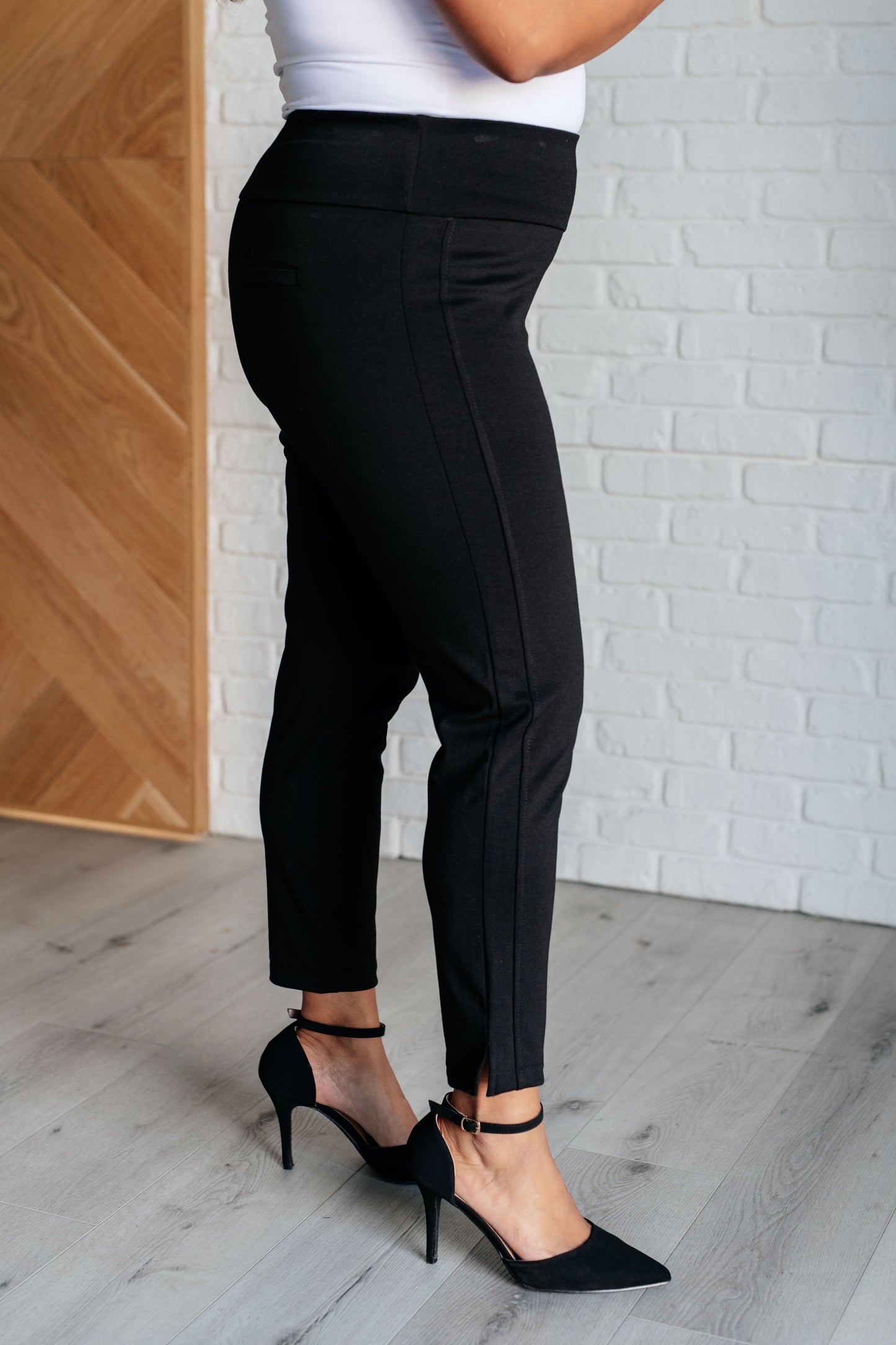 Magic Ankle Crop Skinny Pants | Black