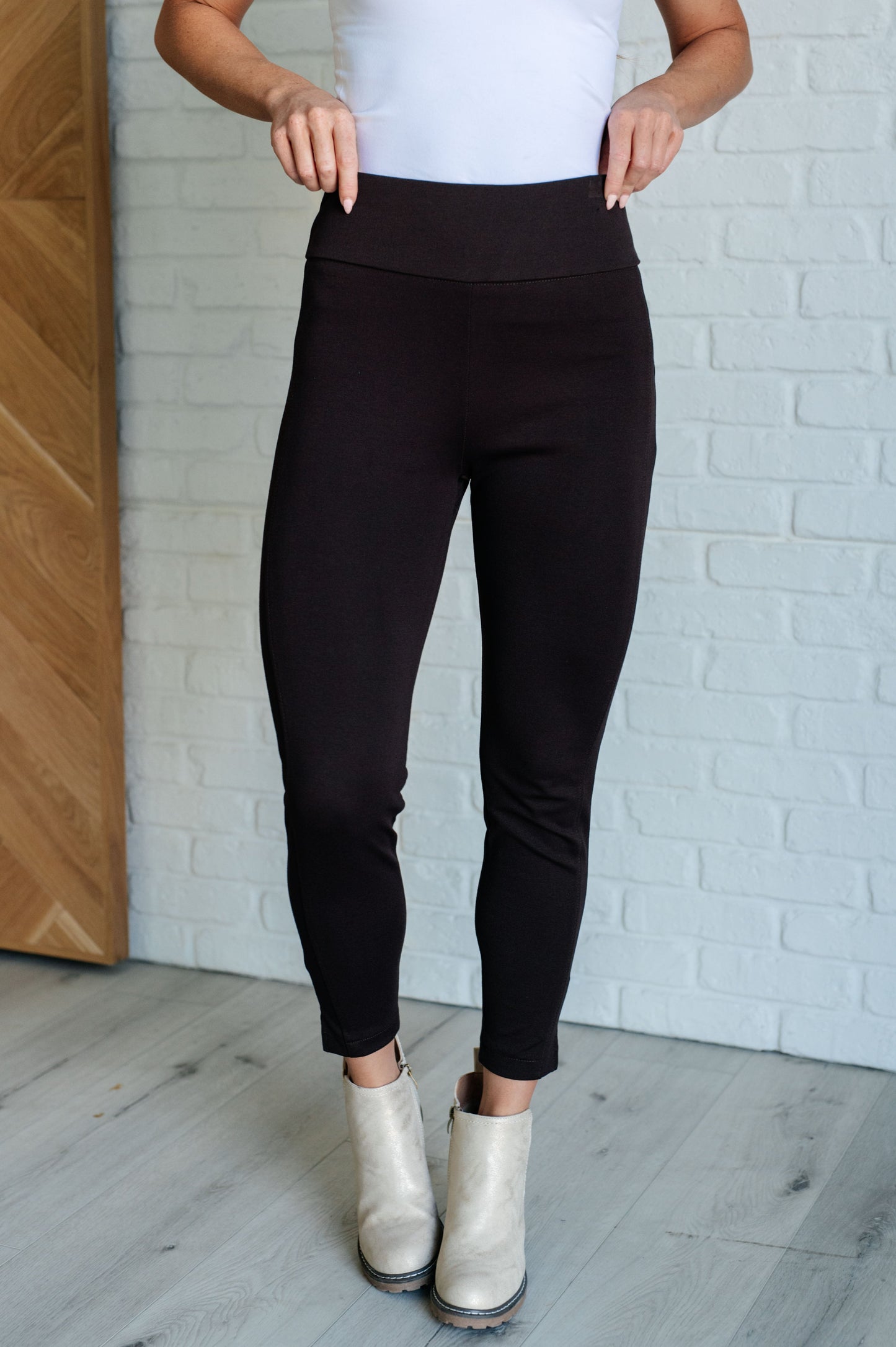 Magic Ankle Crop Skinny Pants | Chocolate