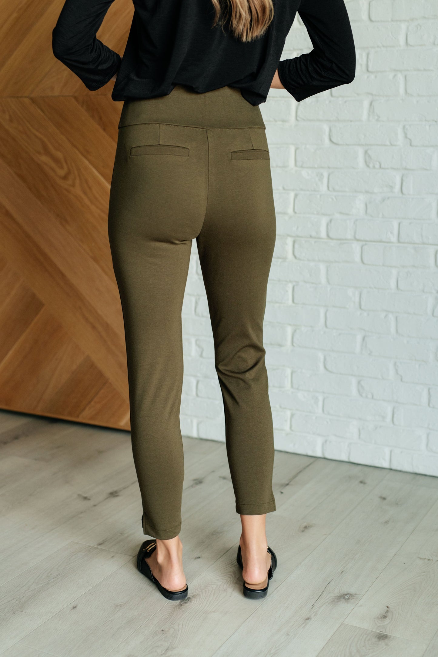 Magic Ankle Crop Skinny Pants | Olive