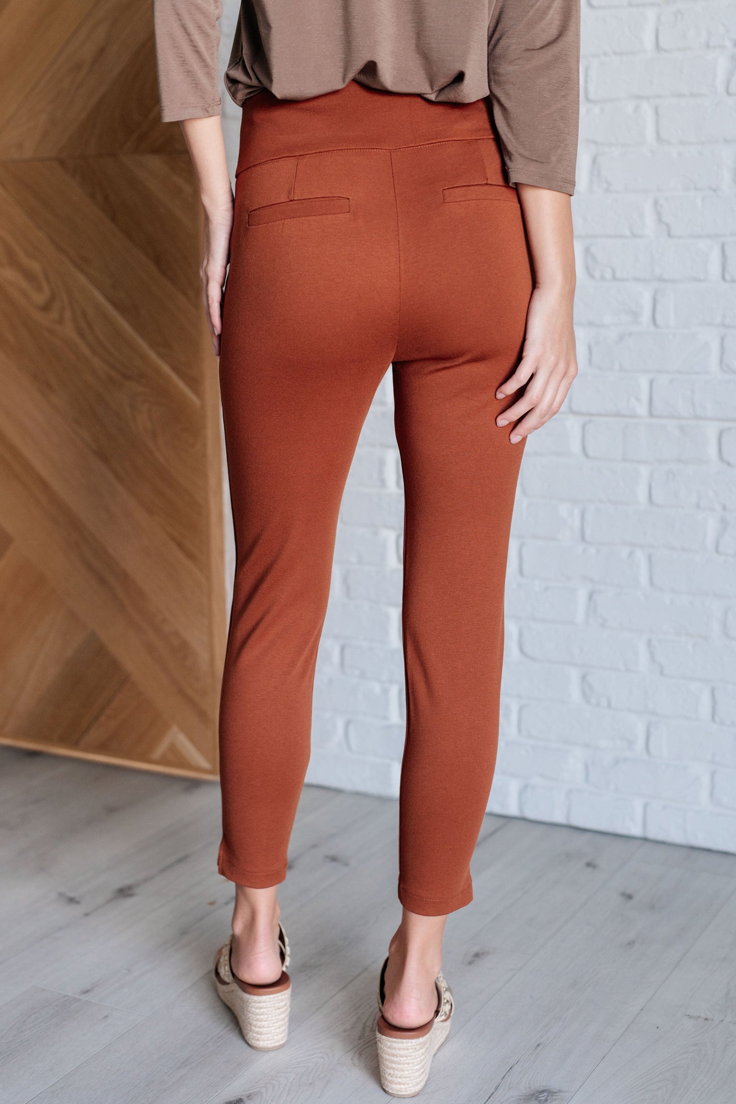 Magic Ankle Crop Skinny Pants | Rust