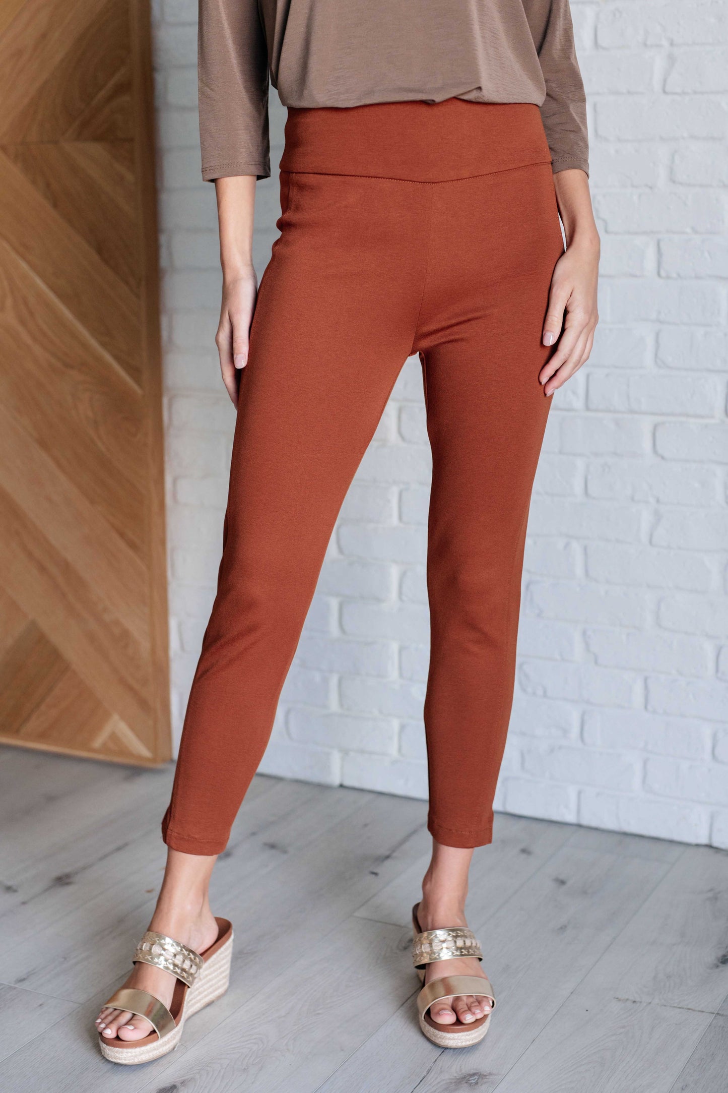 Magic Ankle Crop Skinny Pants | Rust