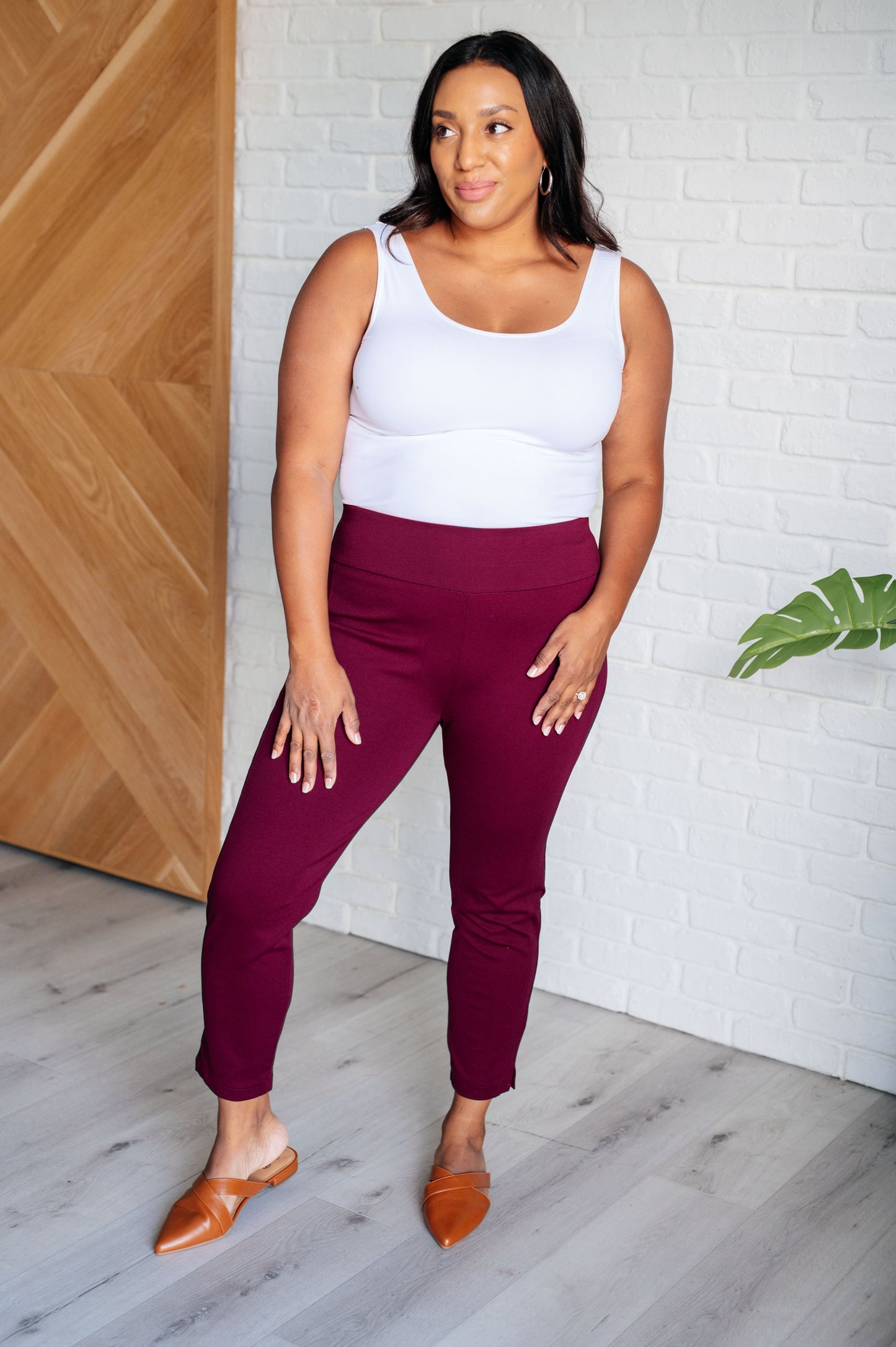 Magic Ankle Crop Skinny Pants | Wine