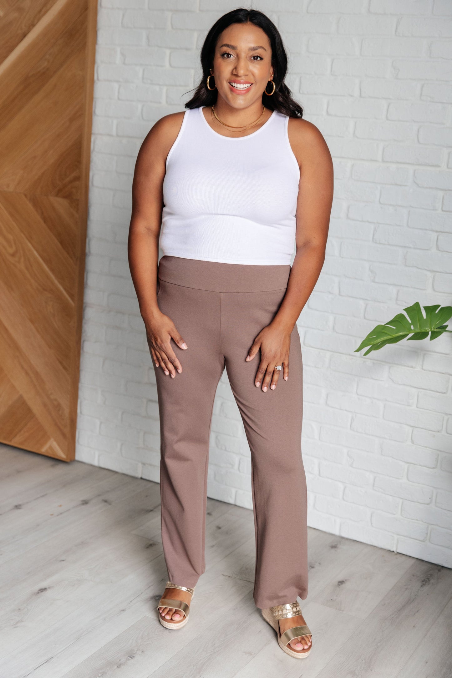 Magic Straight Pants | Dark Mocha