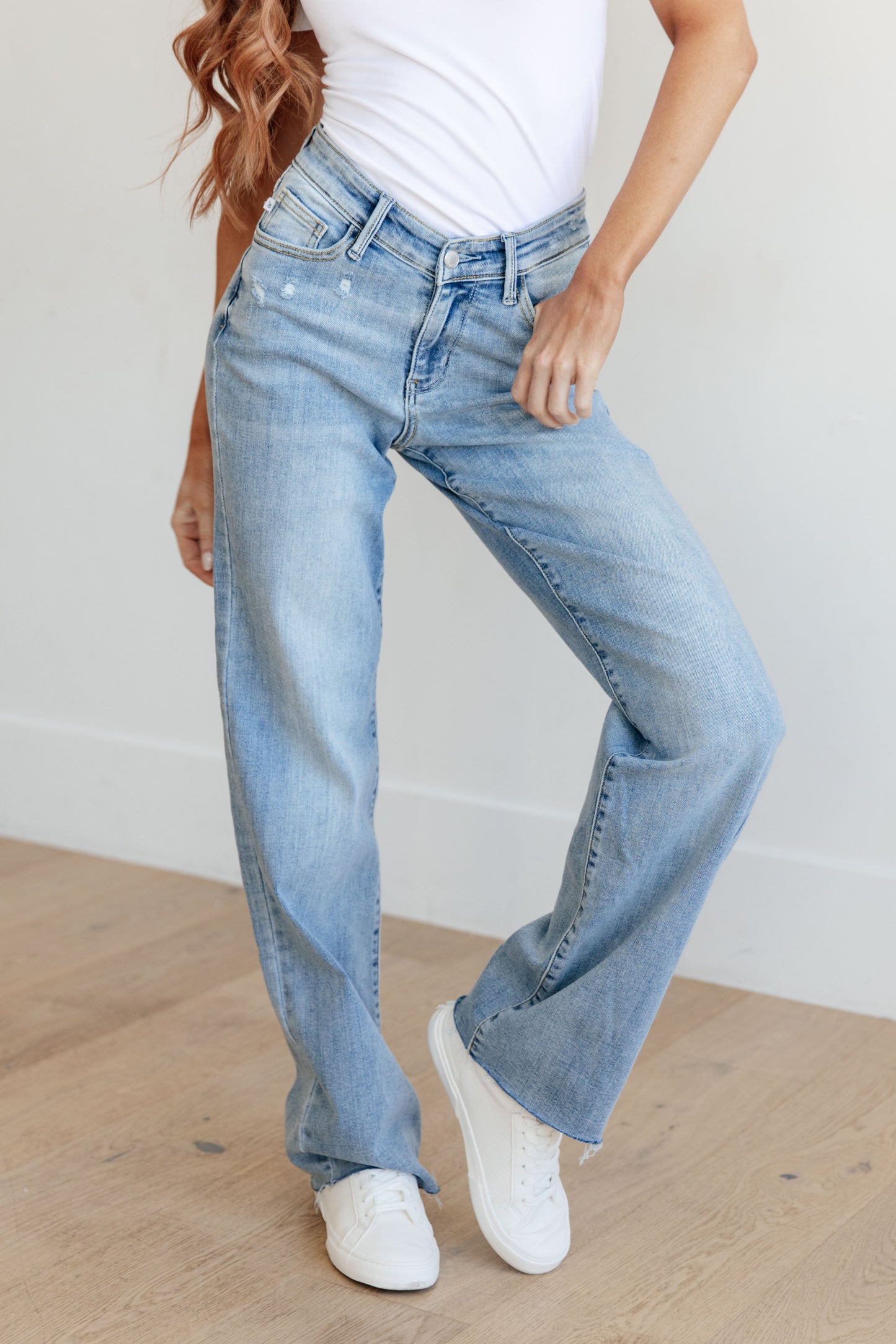 Mildred High-Rise V-Front Waistband Straight Jeans | Judy Blue