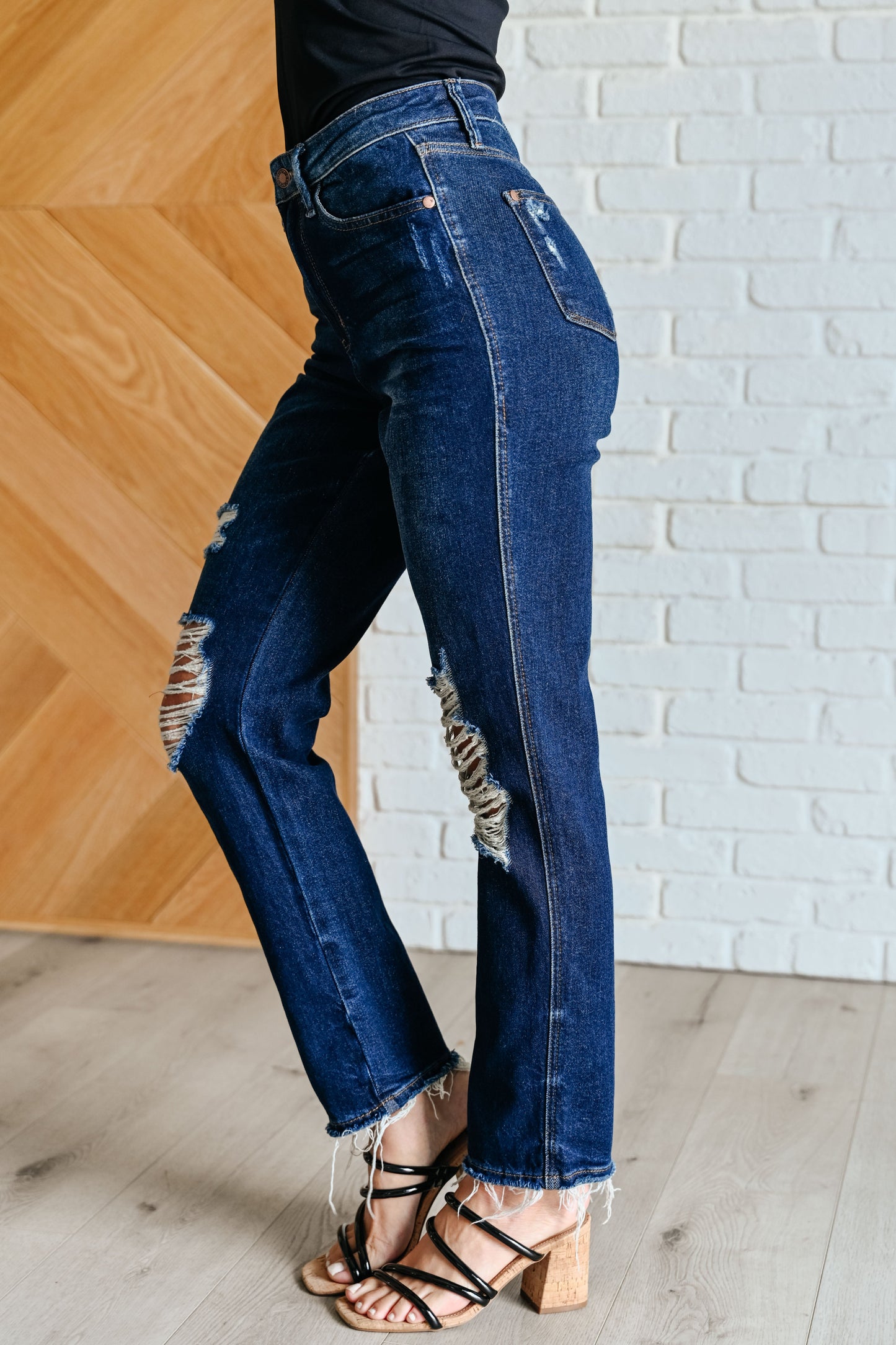 Montana High-Rise Rigid Magic Distressed Straight Jeans | Judy Blue