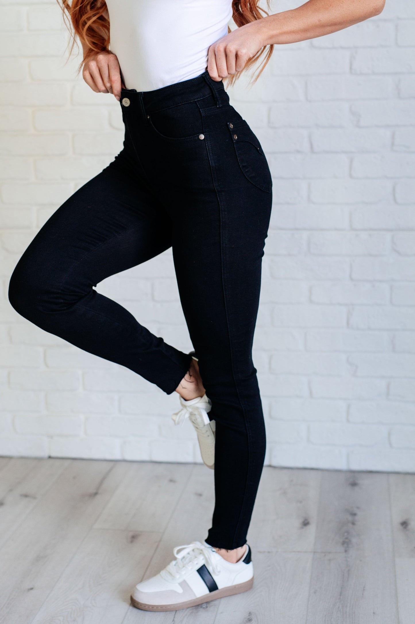 Nicole Tummy Control Skinny Jeans | Black | Judy Blue