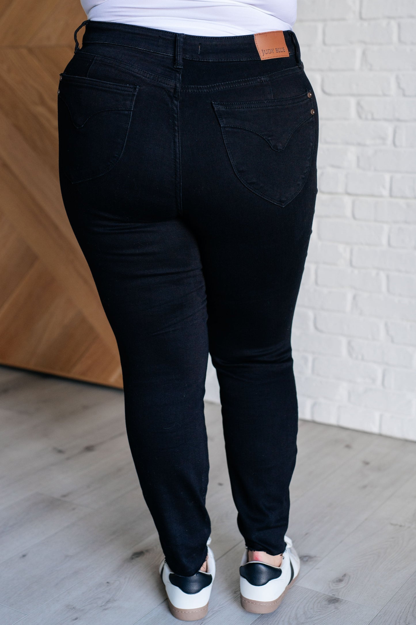 Nicole Tummy Control Skinny Jeans | Black | Judy Blue