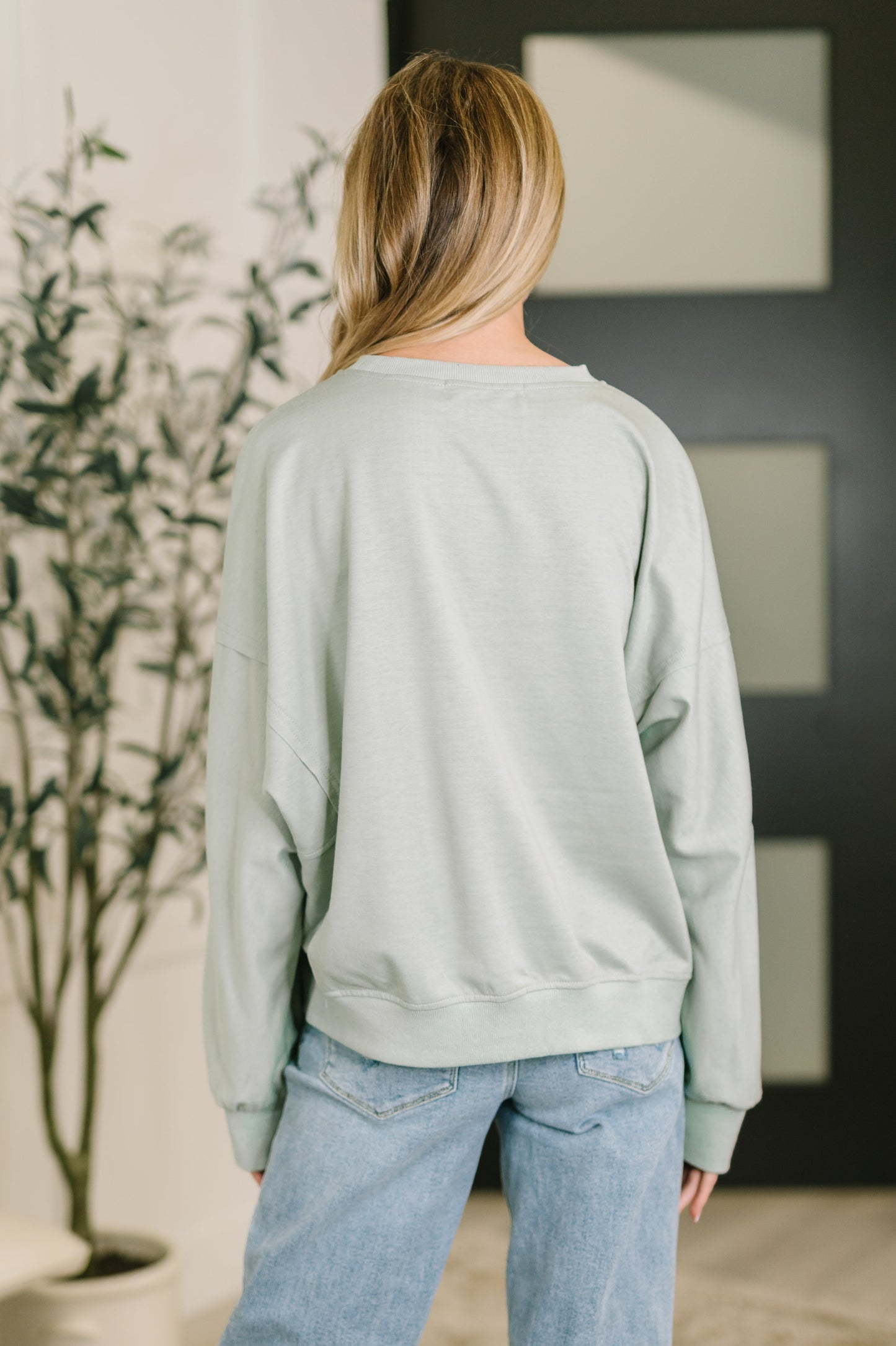 Petal Poise Floral Pullover | Ivy