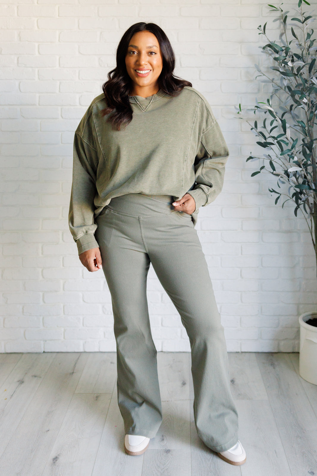 Building Habits Twill Flared Pants | Dusty Olive