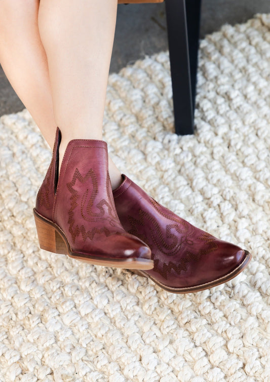 Kickin' Booties | Burgundy
