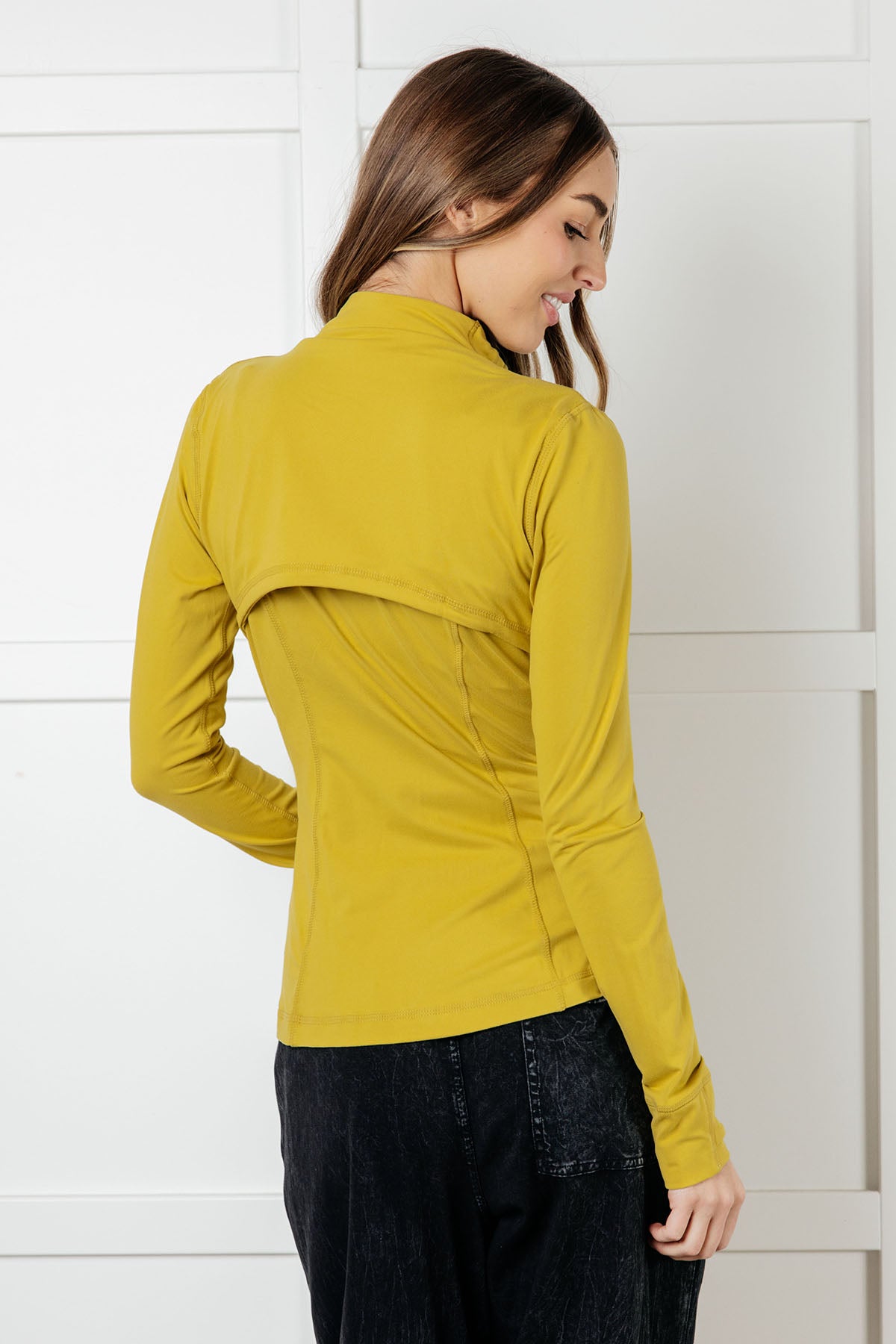 Staying Swift Activewear Jacket | Yellow Pear