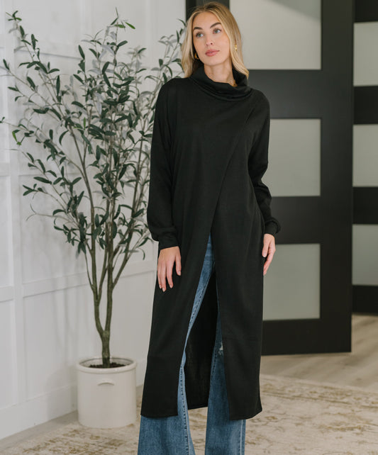 Travel City Scape Turtle Neck Top | Black