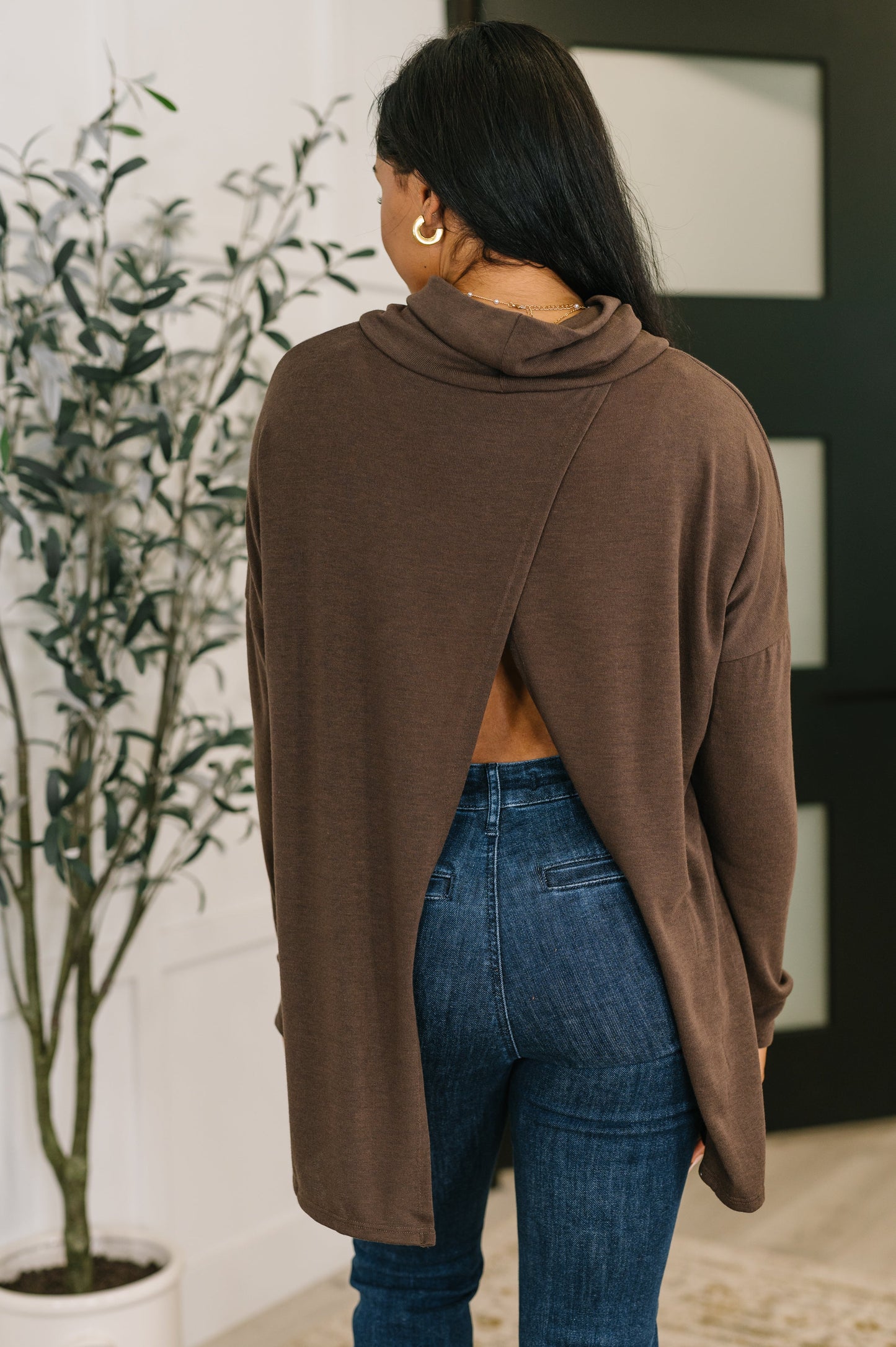 Travel Destination Pullover | Chocolate