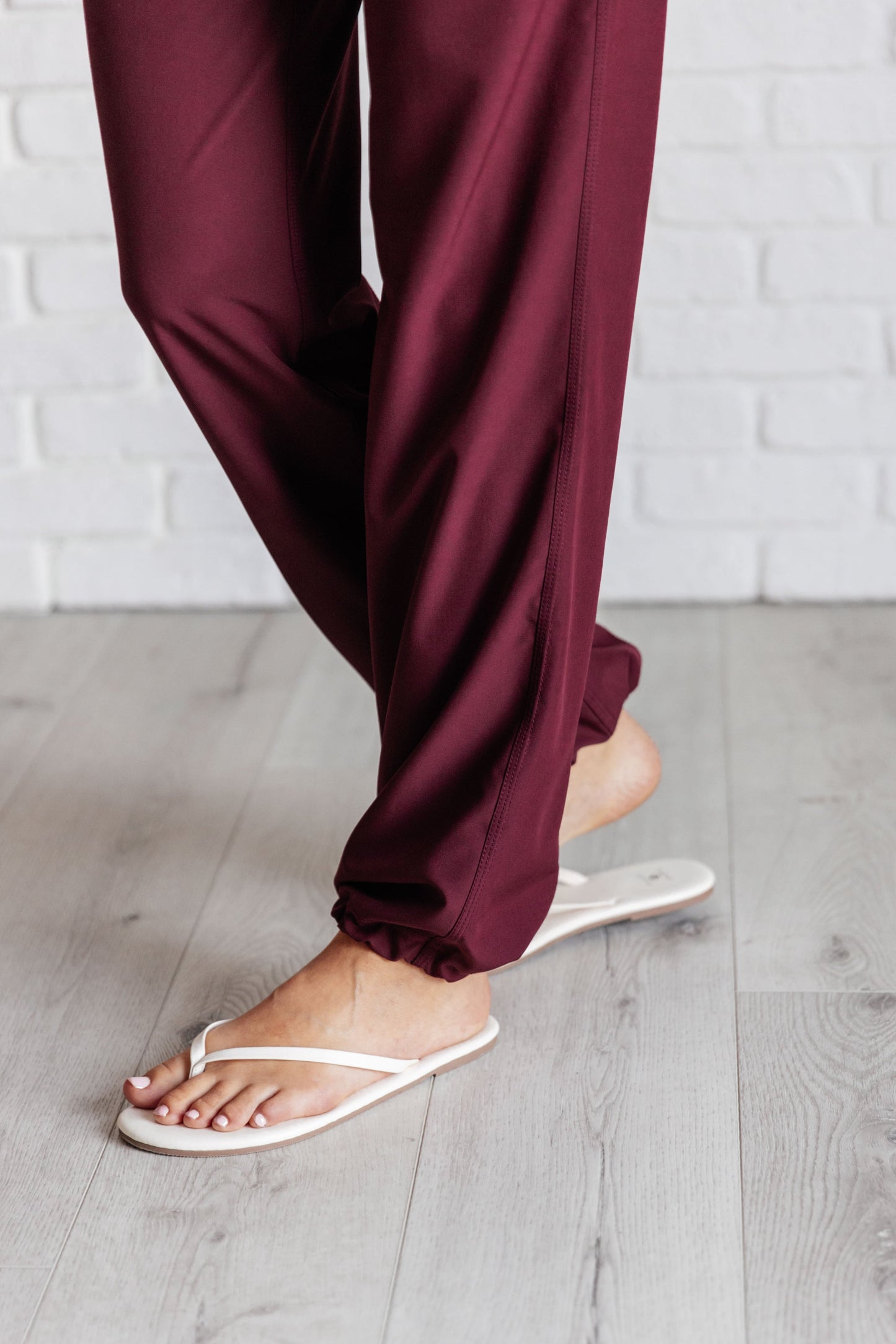 Runner's High Drawstring Joggers | Red Merlot