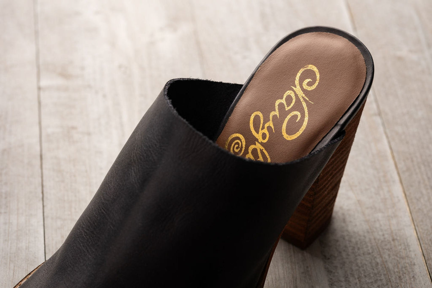 Hallie Sandals | Black