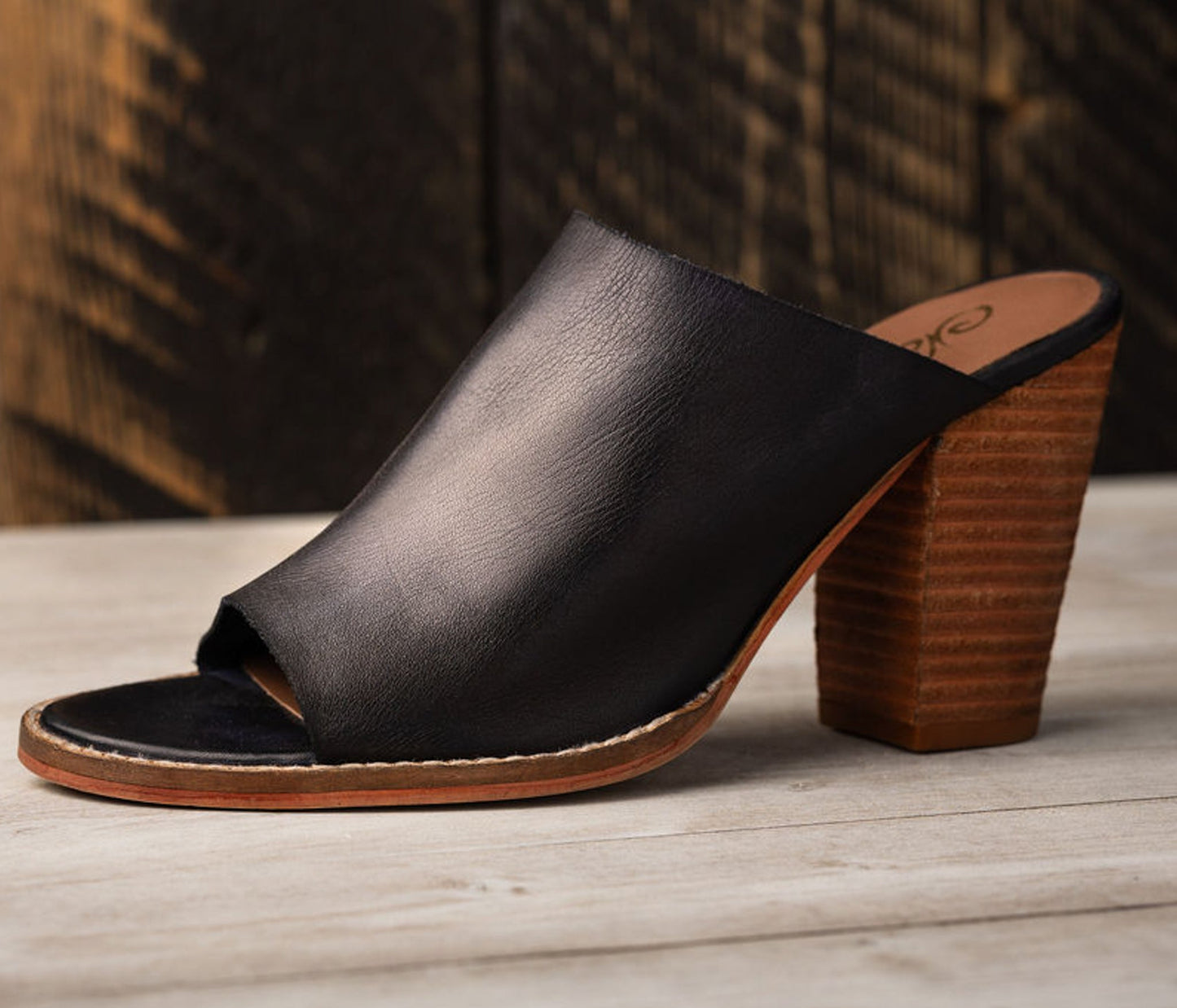 Hallie Sandals | Black