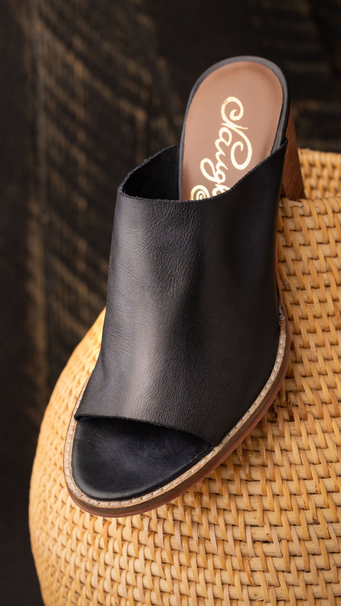 Hallie Sandals | Black