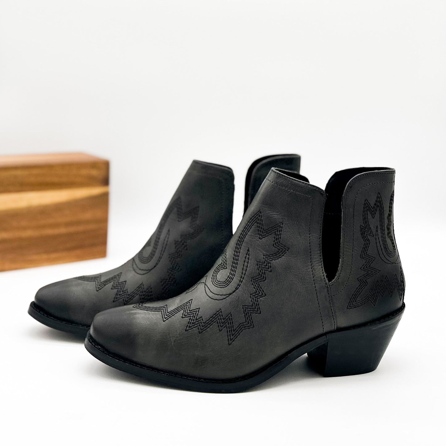 Kickin' Booties | Black