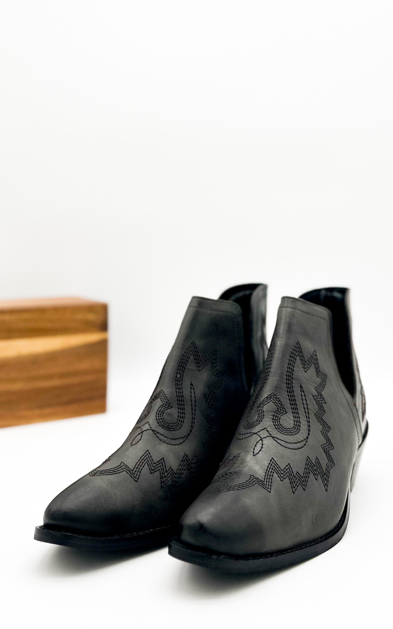 Kickin' Booties | Black