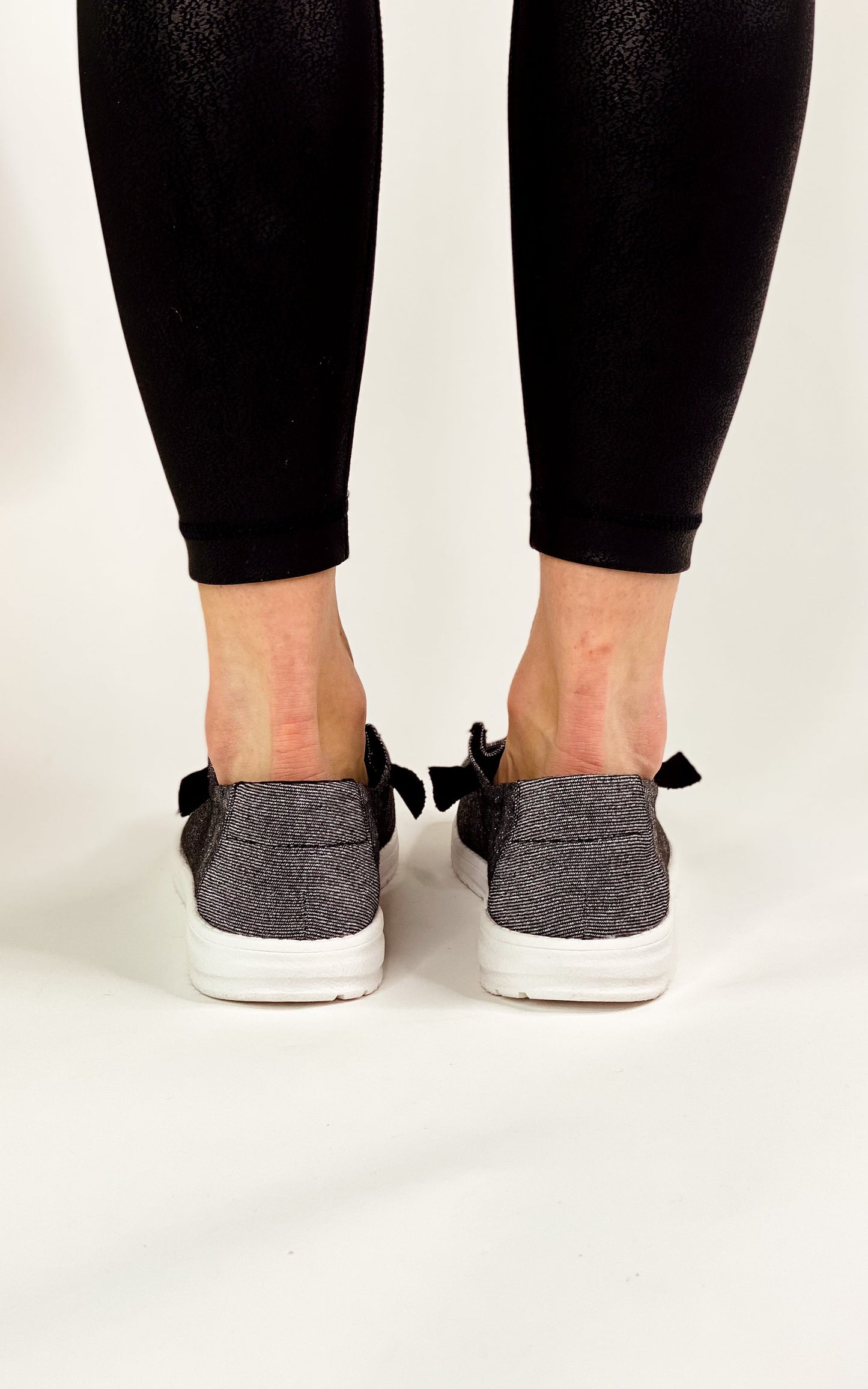 Maco Water Drop Sneakers | Black