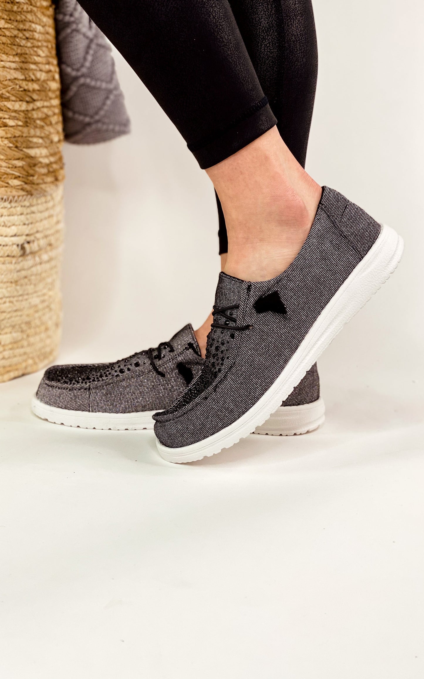 Maco Water Drop Sneakers | Black