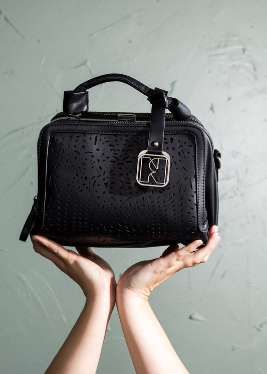 Savvy Handbag | Black