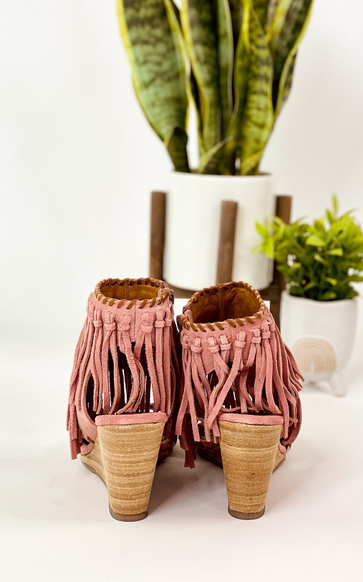 True Fringe Wedges | Blush