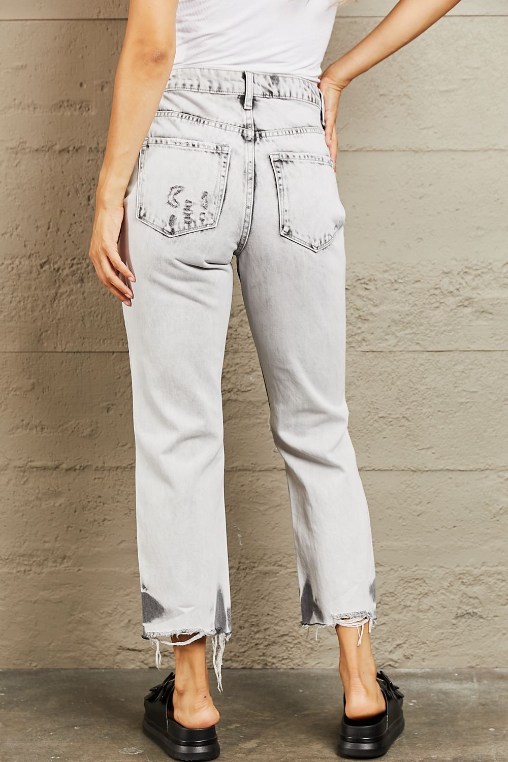 Acid Wash Accent Cropped Mom Jeans | Bayeas
