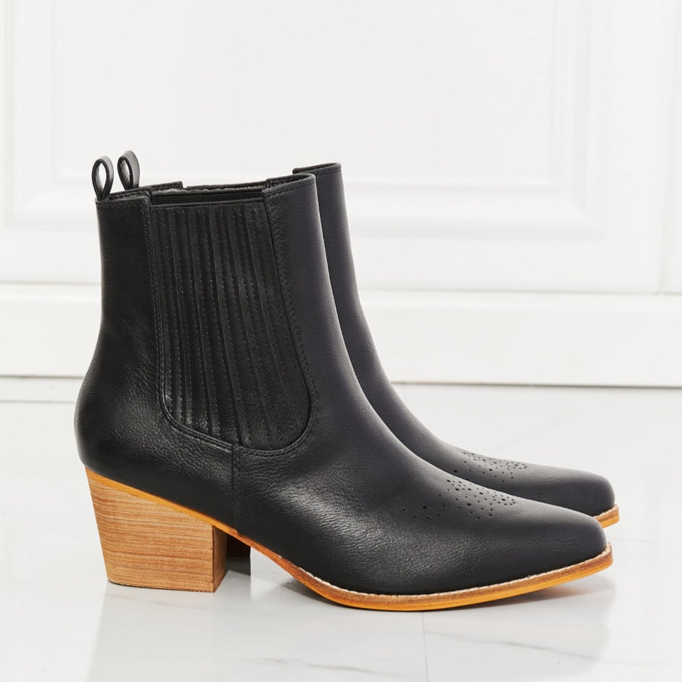 Love the Journey Chelsea Boots | Black