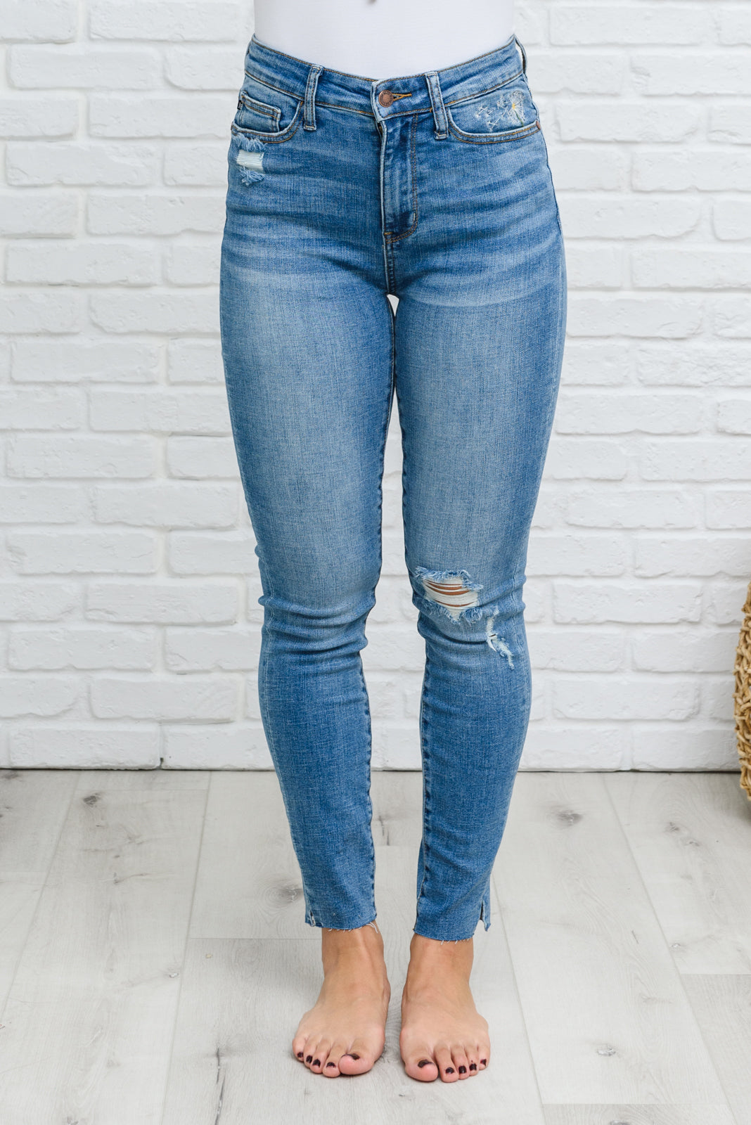 Dandelion Embroidered Skinny Jeans | Judy Blue - Bella Lia Boutique