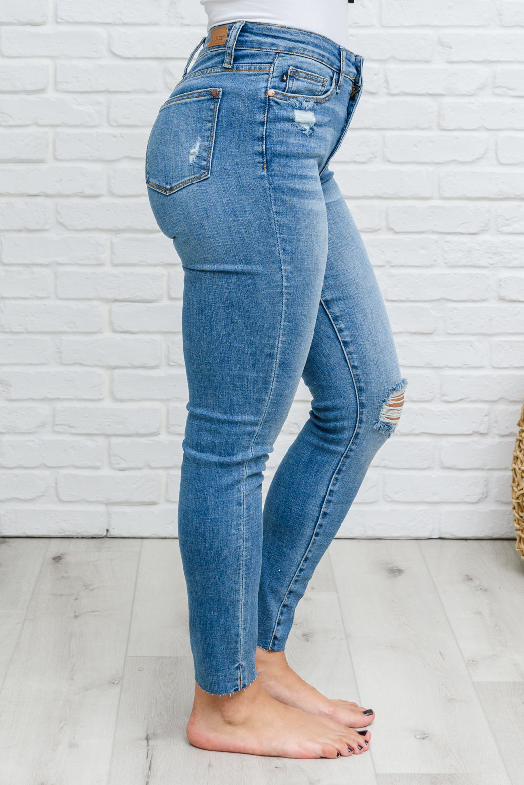 Dandelion Embroidered Skinny Jeans | Judy Blue - Bella Lia Boutique