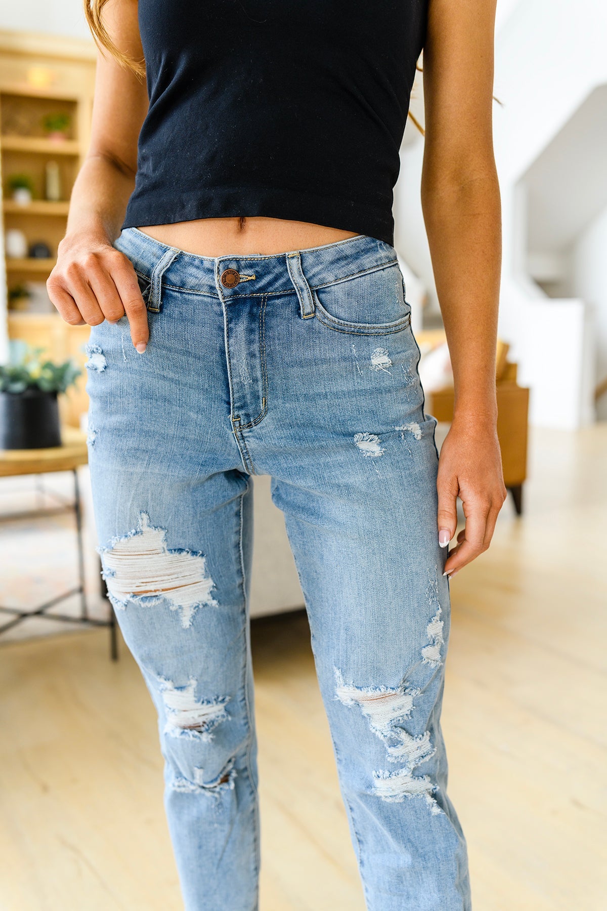 Florence High Waist Destroyed Boyfriend Jeans | Judy Blue - Bella Lia Boutique